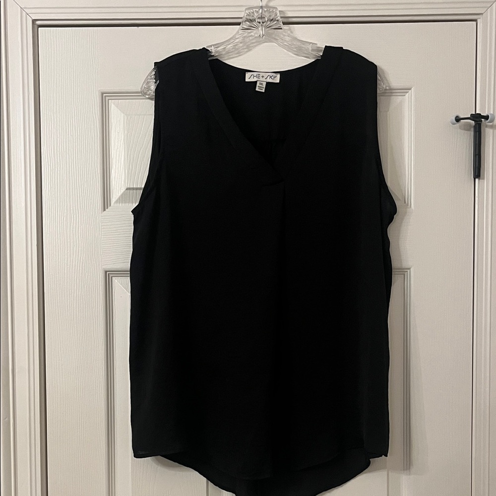 She and Sky Black Sleeveless V-Neck Blouse size one X. Like new condition